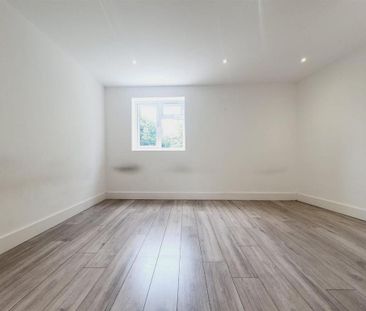 8 bedroom end of terrace house to rent - Photo 5