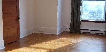 Plateau mont-royal, 4 ½ de 840 pieds carrés, rez-de–chaussée, à 2 minutes de marche du métro Mont-Royal ou Laurier - Photo 2