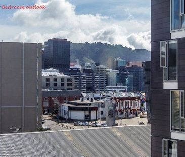 2BR Te Aro Apt w/ Balcony and car parking - Photo 3
