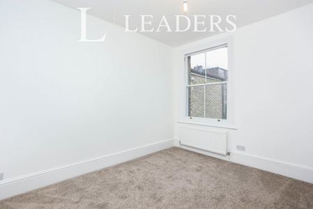 4 bedroom terraced house to rent - Photo 2