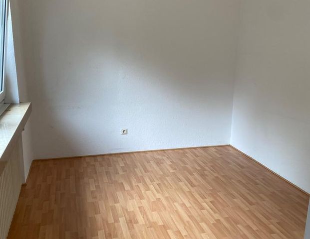 Helle 3 Zimmer Wohnung mit großem Balkon - Photo 1