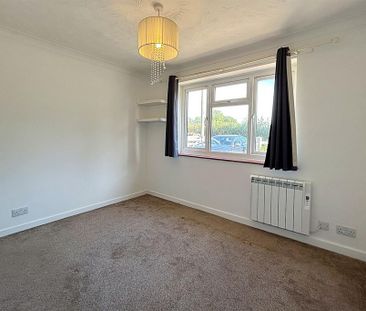 3 bedroom detached bungalow to rent - Photo 6