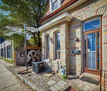 Queen West Toronto Furnished House Rental on Shaw Street - Chic 3 B... - Photo 2