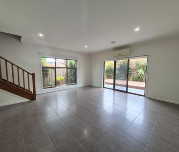 Seamless Modern Living - Photo 2