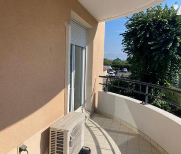 Meximieux - Centre-ville - Bel Appartement T3 avec terrasse, garage et cave- - Photo 6