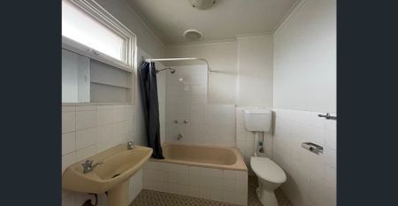 One Bedroom Apartment In A Quiet Location - Photo 2