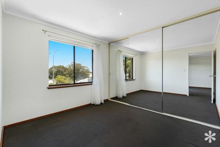 9/4 Swanbourne St - Photo 4