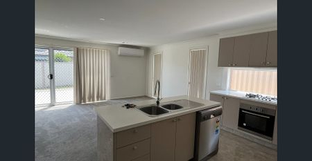 MODERN ELEGANCE MEETS CONVENIENCE - Photo 3