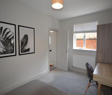 1 Bedroom Apartment To Let - Photo 4