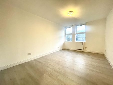 2 Bedroom Apartment - First Floor To Let - Photo 3