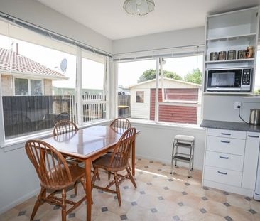 Family-Friendly 3 Bedroom Home on a Full-Sized Section - Photo 6
