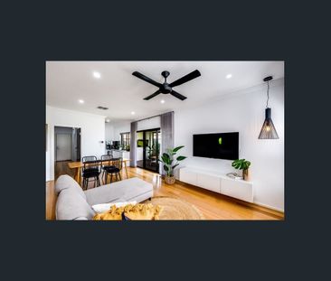 Modern 2 bedroom home in a fantastic location! - Photo 1