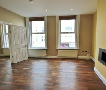 Flat to rent on - Photo 1
