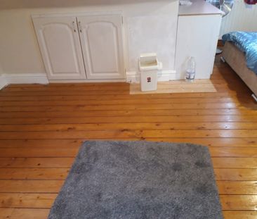 Room in a Shared House, The Riding, LE4 - Photo 4