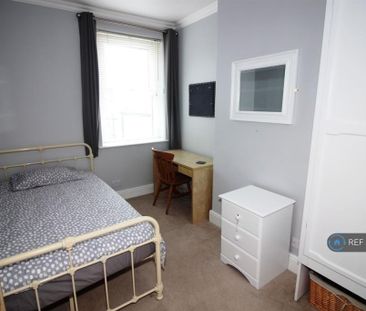 4 bedroom terraced house to rent - Photo 4