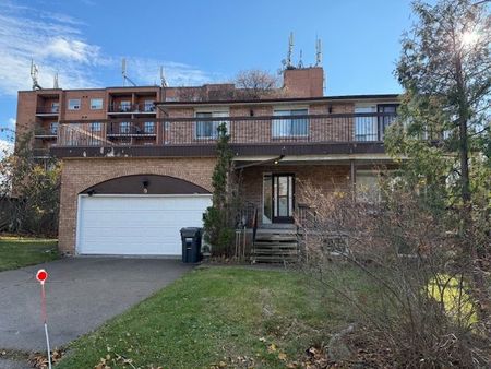 For Lease - 9 Ontario Street, Mississauga, Ontario - Photo 2