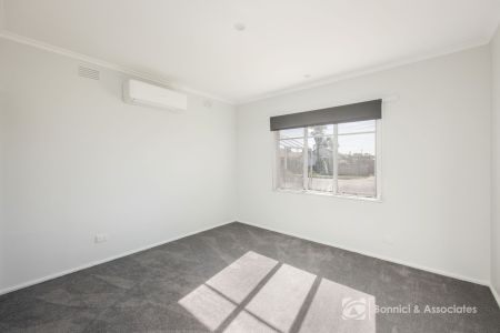 98 Tarakan Street, Wodonga - Photo 3