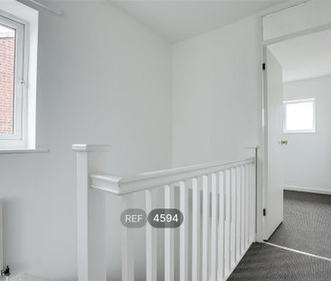 3 bedroom detached house to rent - Photo 2