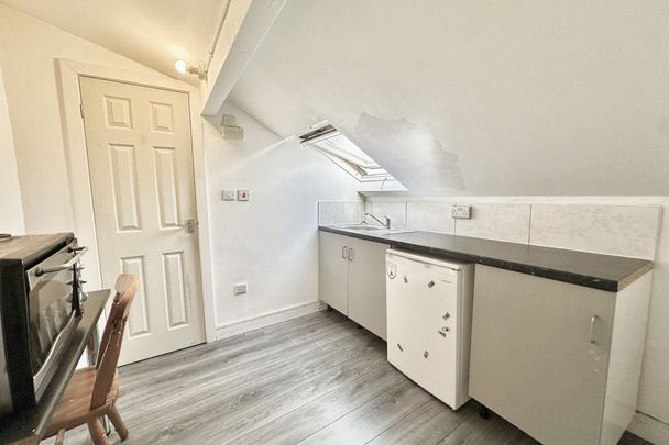 Nowell Crescent - Photo 1