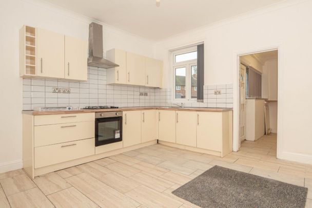 4 bedroom House To Let - Photo 1