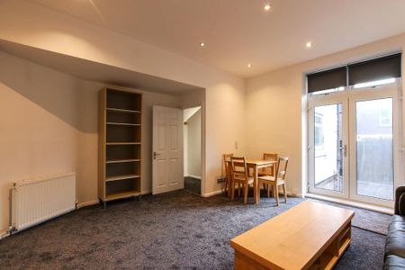 1 bedroom flat to rent - Photo 2