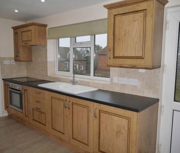 3 bedroom semi-detached house to rent - Photo 6