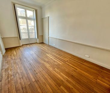 A Louer - Nantes Quartier Chateau - Appartement 5 Pièces De 140.16 M2 - Photo 1