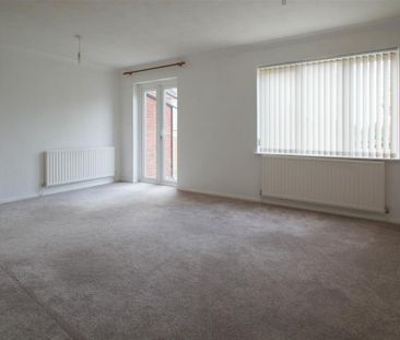 3 bedroom detached house to rent - Photo 2