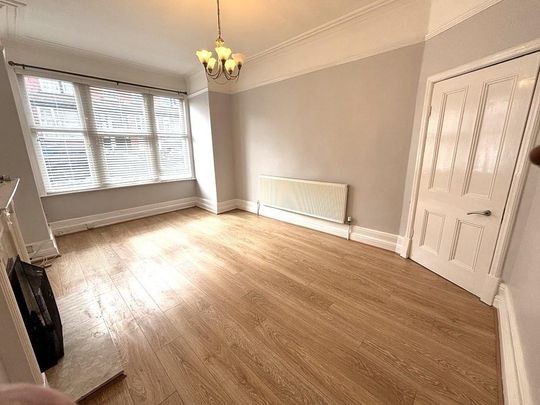 4 bedroom terraced house to rent - Photo 1