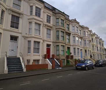 2 bed apartment to rent in New Queen Street (Flat ), Scarborough, YO12 - Photo 1
