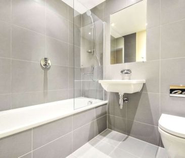 A stylish and modern apartment in the popular Ryewood development. - Photo 3