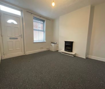 2 bedroom Mid Terraced House to let - Photo 2