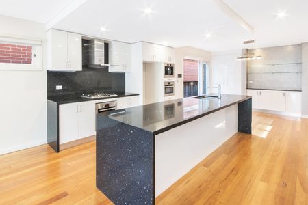 18 Mitchell Street, Naremburn NSW 2065 - House For Rent | Domain - Photo 5