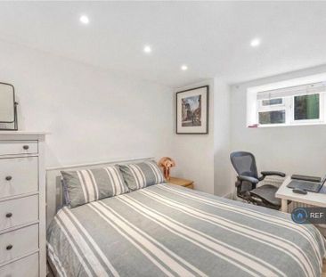 3 bedroom flat to rent - Photo 5
