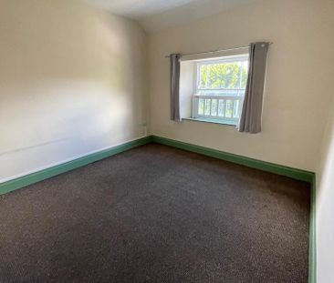 3 bedroom flat to rent - Photo 4