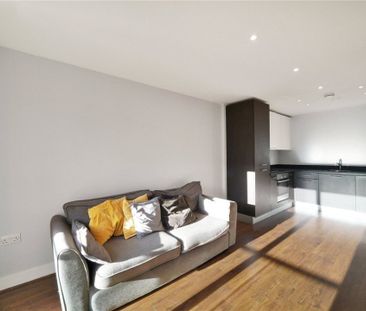 Bromyard Avenue - Photo 2