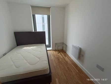 2 Bed Flat, Michigan Point Tower B, M50 - Photo 3