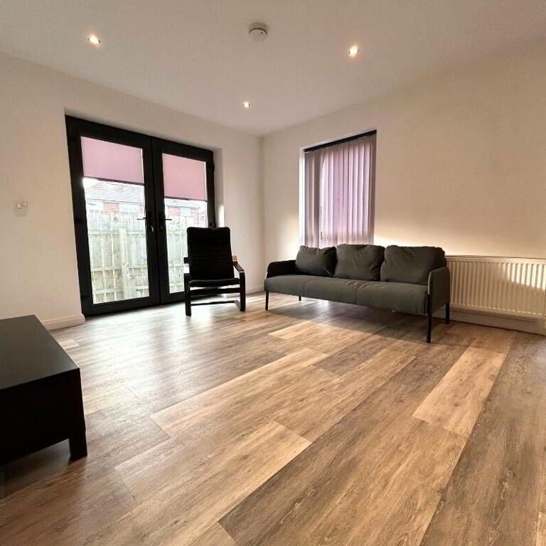 Apt 4 94, Sunnyside Street, Belfast, BT7 3EG - Photo 1