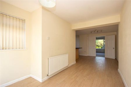 3 bedroom semi-detached house to rent - Photo 3