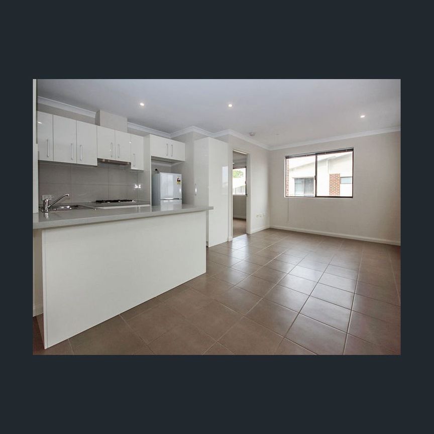 2x2 APARTMENT LIVING (WATER USAGE & GAS INCLUDED) - Photo 1