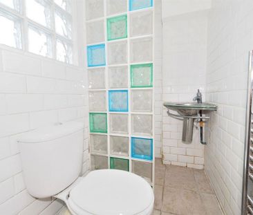 3 bedroom terraced house to rent - Photo 3