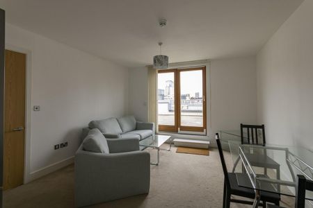 2 bedroom penthouse to rent - Photo 2