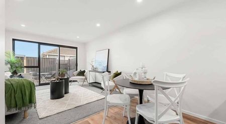 Brand new stylish house with great location - Photo 4