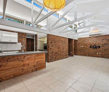 The surprise is on the inside! - Photo 1