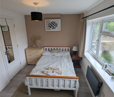 Studio to rent - Photo 4