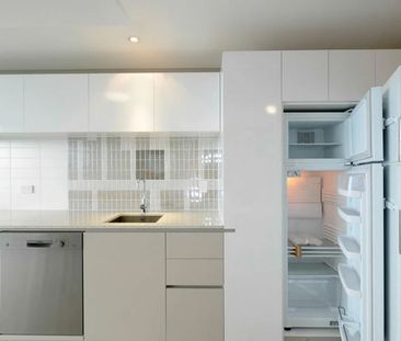 Fully Furnished Apartment in Mosaic Fortitude Valley! - Photo 4