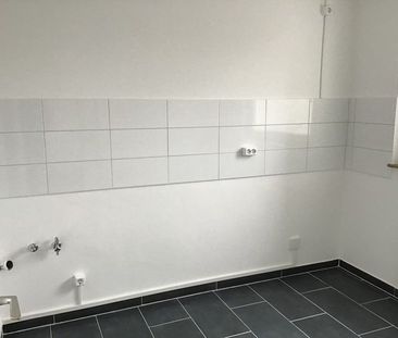 Moderne 2-Zimmer-Wohnung mit Balkon zum kurzfristigen Bezug verfügbar - Photo 3