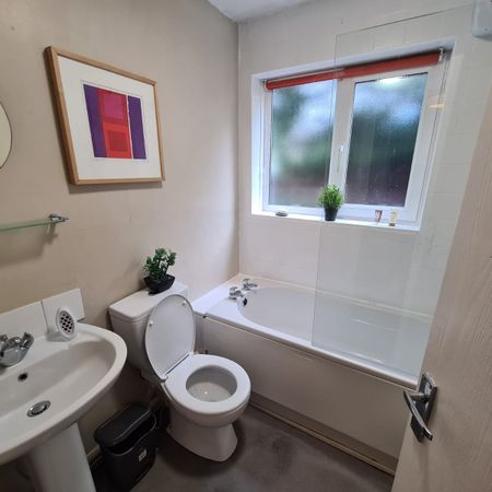 1 Bed - 1 Kendal Walk, City Centre, Leeds - LS3 1NP - Student/Professional - Photo 4