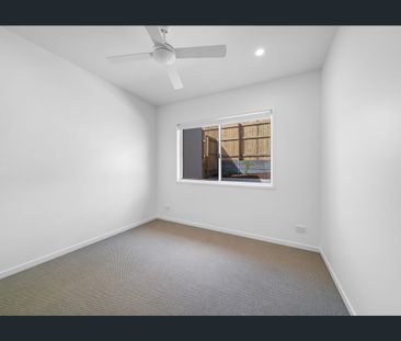 Brand new home, elevated views and low maintenance! - Photo 2