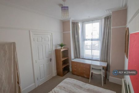 4 bedroom terraced house to rent - Photo 4